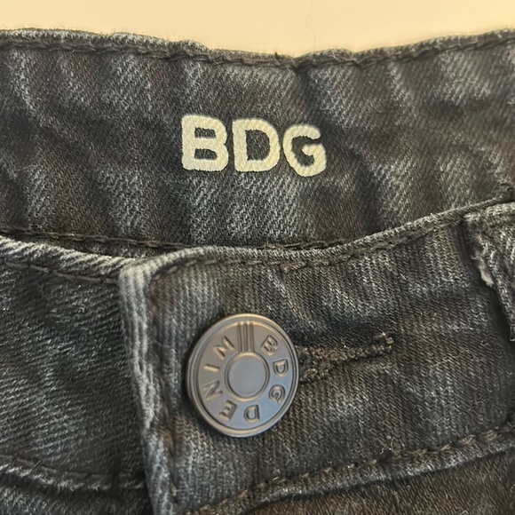 BDG Black Wash Mid Rise Alexa Summer Jean Shorts Size 25 - Picture 5 of 6